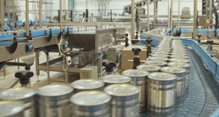 Ekonomik kriz fabrikaları bir bir batırıyor: 70 yıllık konserve devi iflas etti!