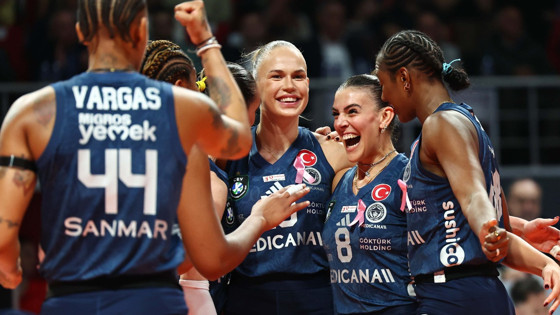 Fenerbahçe, Vargas ve Eda Erdem ile geri döndü: Eczacıbaşı'na şans tanımadı!