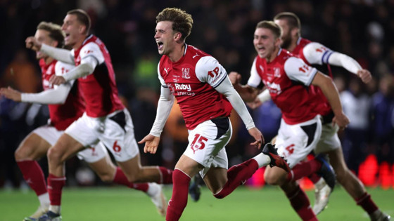 Arsenal'de tarihi hezimet: Dördüncü lig ekibine elendiler