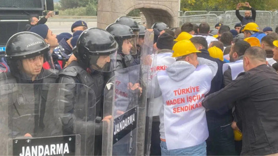 Somalı madencilere jandarma engeli: 'Evimize, çocuğumuza harçlık veremiyoruz'