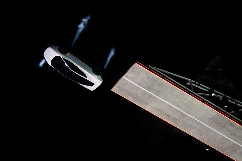 Tesla 'uçan' otomobilini tanıttı - Fotoğraf: 6