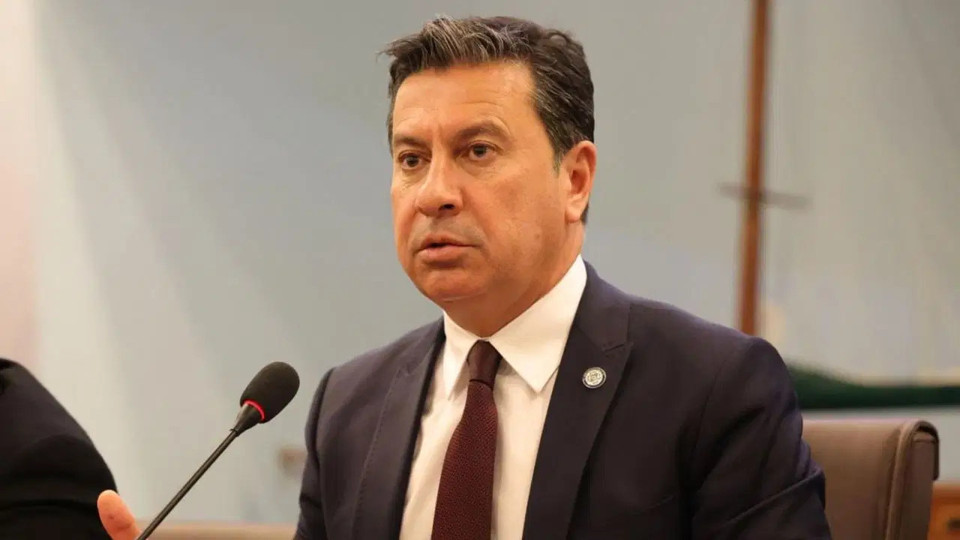 Muğla Büyükşehir Belediye Başkanı Ahmet Aras, CHP'den istifa etti
