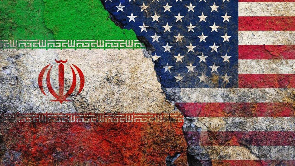 'Trump 'Nükleer Olmayan En Büyük Bomba'yı İran'a atacak'