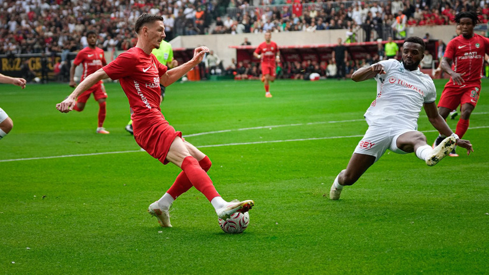 Amedspor maç fazlasıyla ikinci sıraya yükseldi