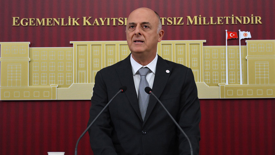 Ümit Özlale'den açıklama çağrısı: Deprem güvencesi fonlarda eridi mi?