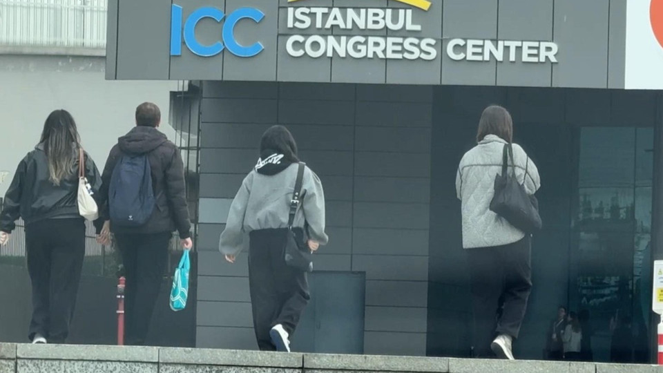 İstanbul'da 5 bin kişilik konserde facia: Ölü sayısı 2’ye çıktı!