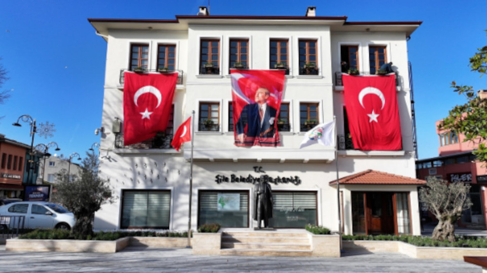 Şile Belediyesi davası: İtirafçının 'duyum' yanıtları hakimi kızdırdı