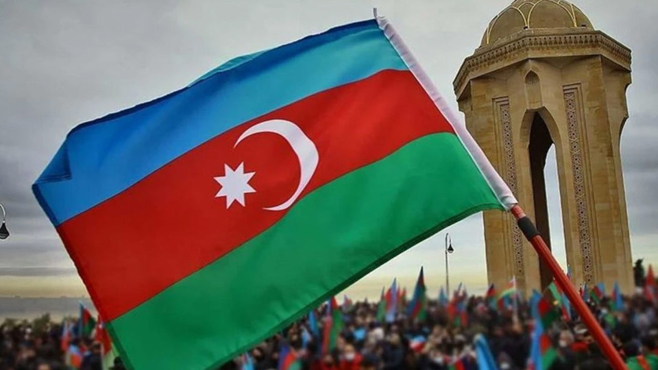 Azerbaycan 31 Türkiye vatandaşının ülkeye girişini yasakladı!