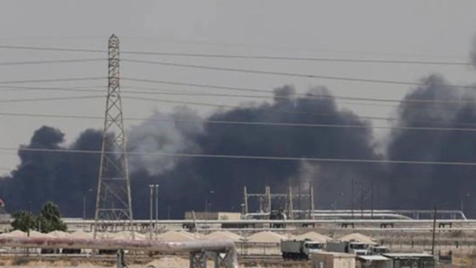 Suudi Arabistan'da petrol sahasına saldırı: 2 ölü, 2 yaralı