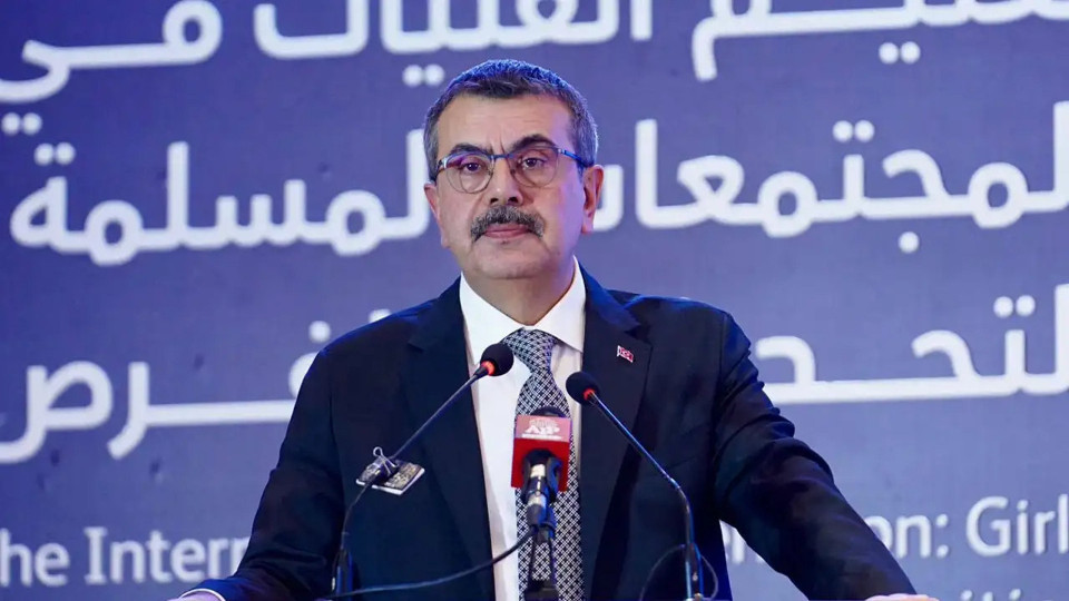 ‘10 Kasım törenleri 08.45’te başlıyor, 09.30’a kadar sınav koymadık’