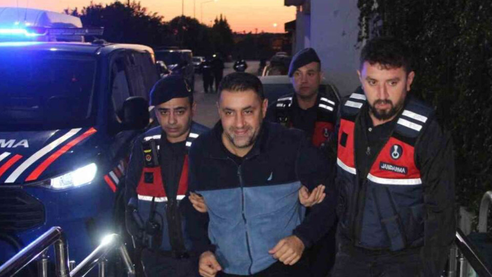 Çukurova Belediyesi’nde Başkan Emrah Kozay dahil 34 kişi tutuklandı