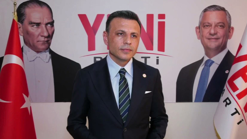 Özgür Çelik: Bir avuç oligark servetine servet katsın diye…