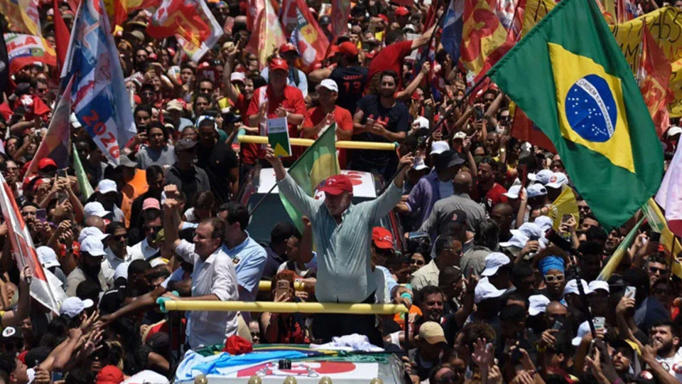 Brezilya'da yeniden seçilen Lula'dan ilk mesaj