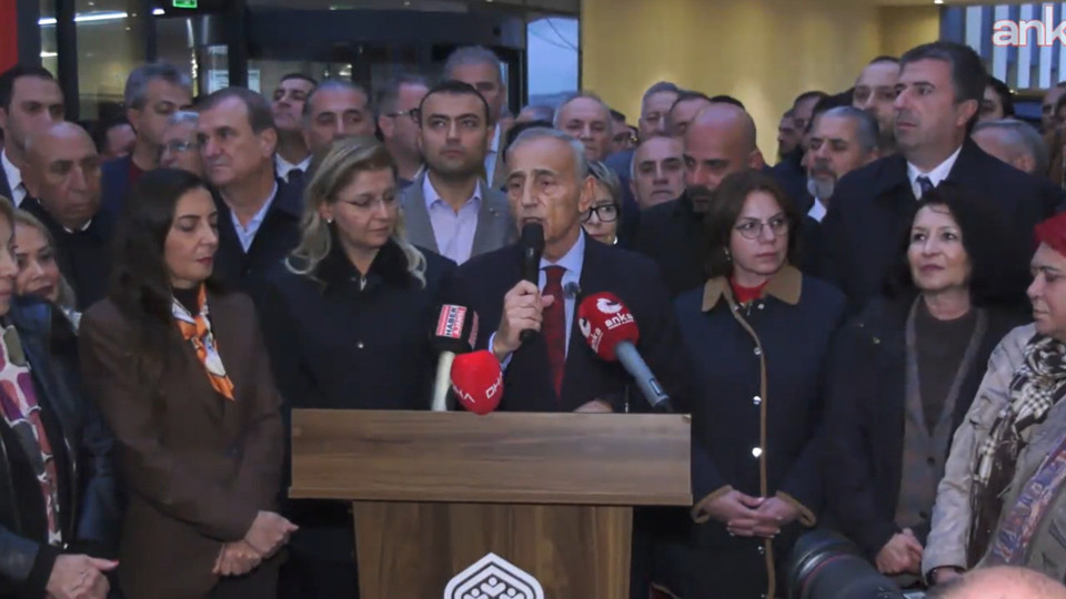 İstanbul'da 4 belediye daha YENİ Parti'ye geçti