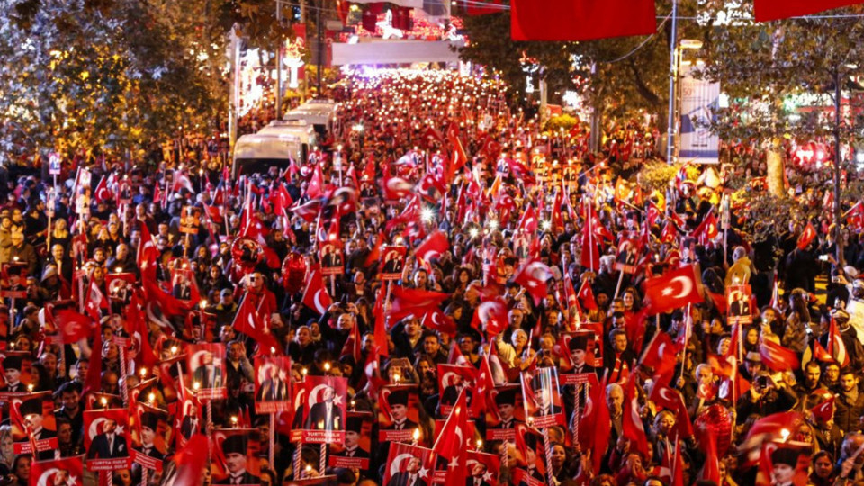 İstanbul'da 29 Ekim coşkusu yaşanıyor: İşte ilçe ilçe kutlama programı