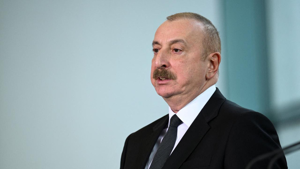 Azerbaycan'daki başörtüsü yasağını eleştirenler gözaltına alındı