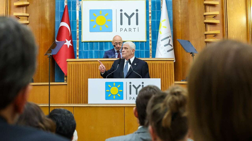 Müsavat Dervişoğlu'ndan 29 Ekim mesajında 'milliyetçilik' ve 'cumhuriyetçilik' eleştirisi